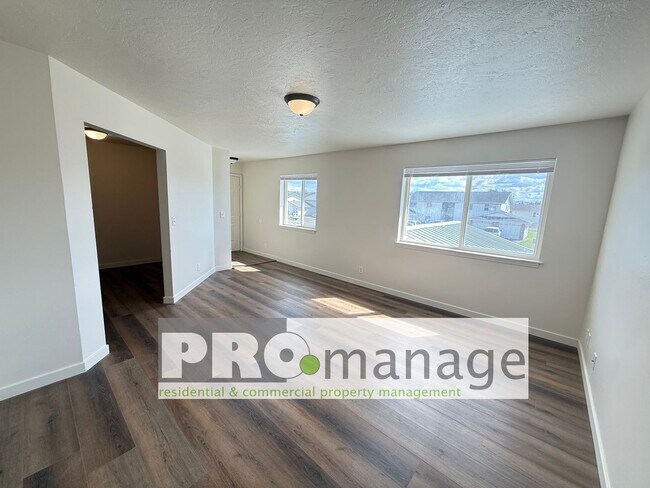Foto del edificio - 2137 Stace St