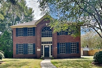 Building Photo - 15907 Lausanne Dr