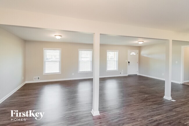 Foto del edificio - 5503 Janice Ln SW