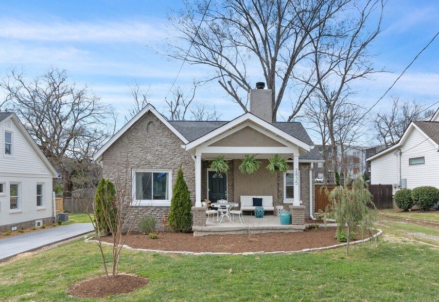 Primary Photo - 2835 Bronte Ave