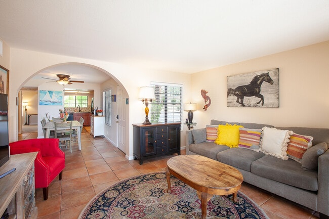 Building Photo - 500 S Farrell Dr