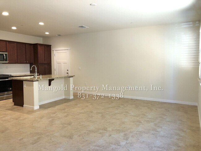 Foto del edificio - Beautiful Two Story East Garrison Home wit...