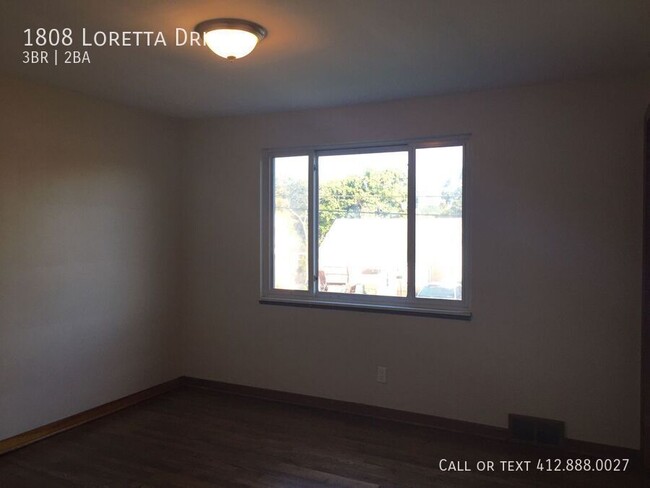 Foto del edificio - 3 bedroom 1.5 bath Penn Hills!