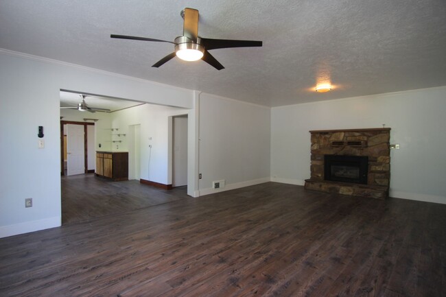 Foto del edificio - 2 Bedroom Home located Downtown Idaho Falls!