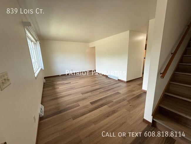 Foto del edificio - 839 Lois Ct