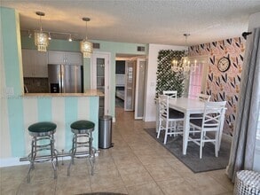 Building Photo - 1365 Crystal Way