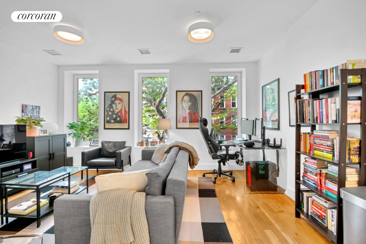 Primary Photo - 268 7th St