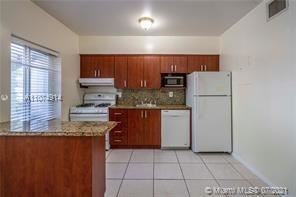 Foto del edificio - 1 br, 1 bath House - 666 NE 80th St