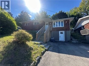 Building Photo - 16 Poplar St