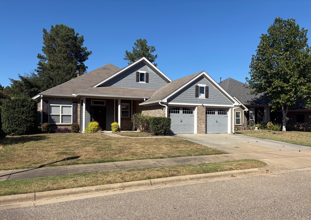 Foto principal - 9745 Silver Bell Ct