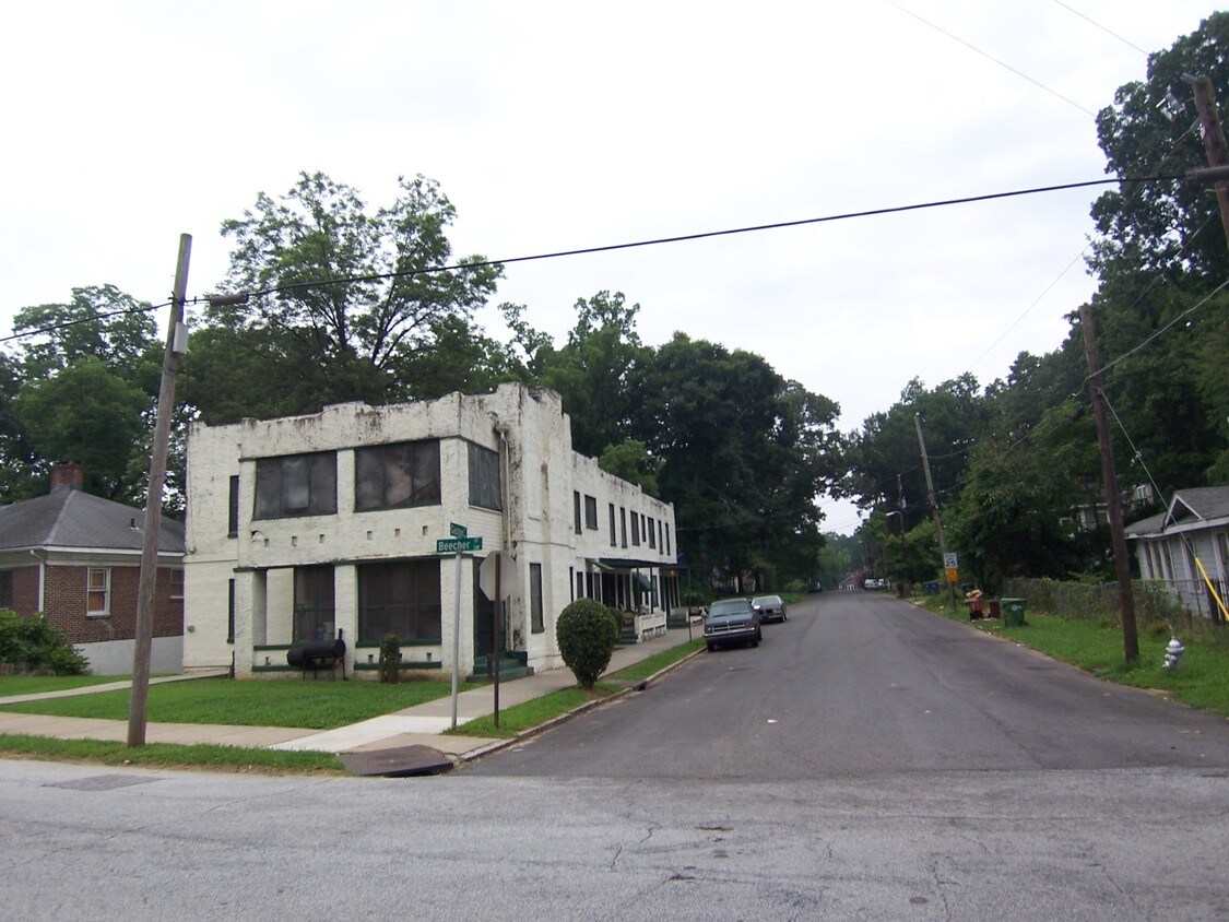 Primary Photo - 1478 Beecher St