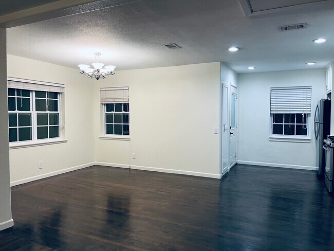 Foto del edificio - 610 Cliffdale Ave
