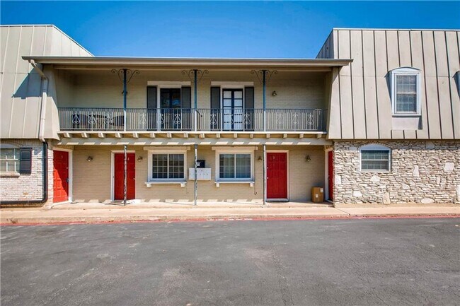 Foto del edificio - Charming & Updated Condo in Prime Austin Location!