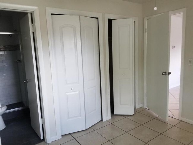 Building Photo - 3 bedroom in Jacksonville FL 32210