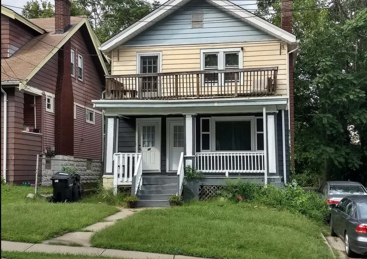 326 Dorchester Ave Unit 2, Cincinnati, OH 45219 Apartments in