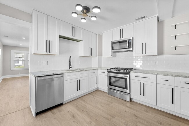 Building Photo - 8234 Orchard Ave