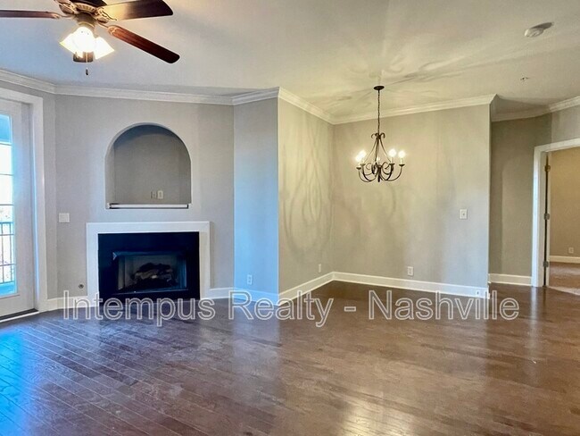 Building Photo - 307 Seven Springs Way