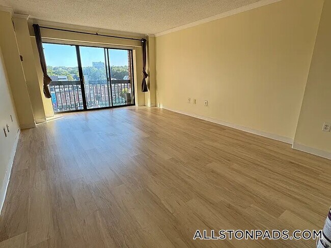 Foto del edificio - 15 N Beacon St