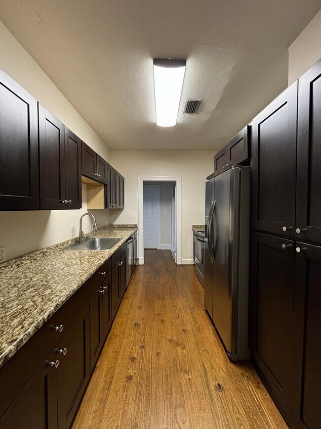 Building Photo - FALL 2026!!! Historic Woodbury Row 4 Bedro...