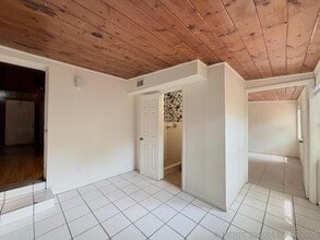 Building Photo - 735 46th St