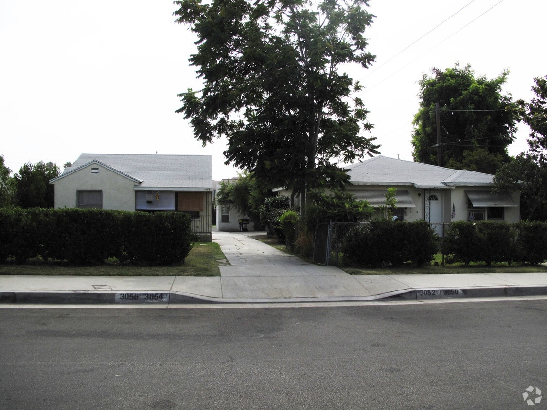 Primary Photo - 3050-52 54 58 Evelyn Ave