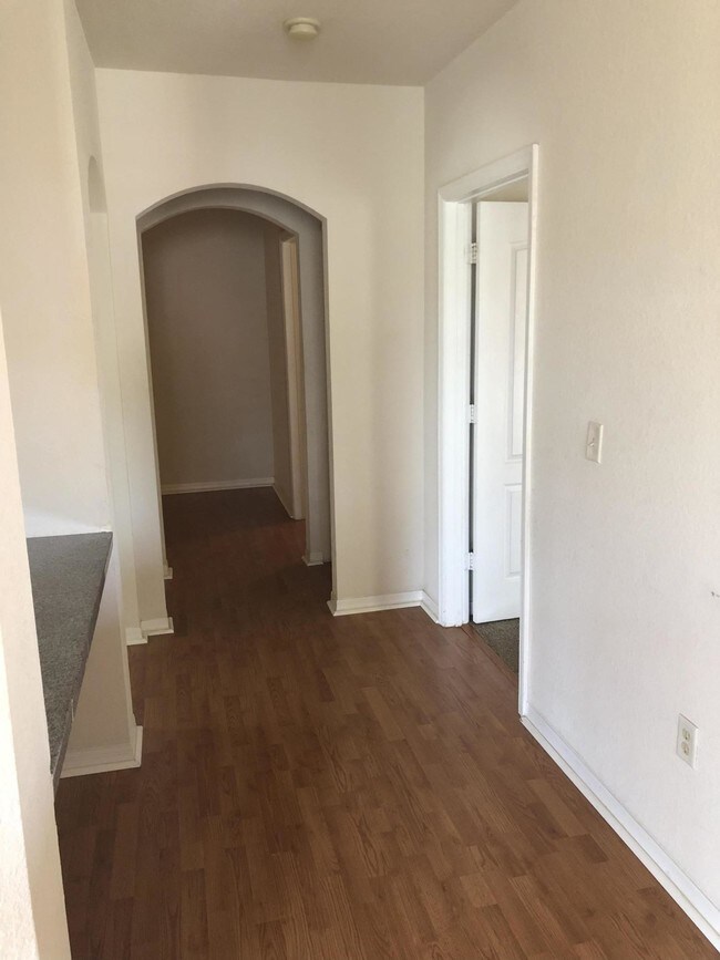 Foto del edificio - 166 SW Peacock Boulevard 34201