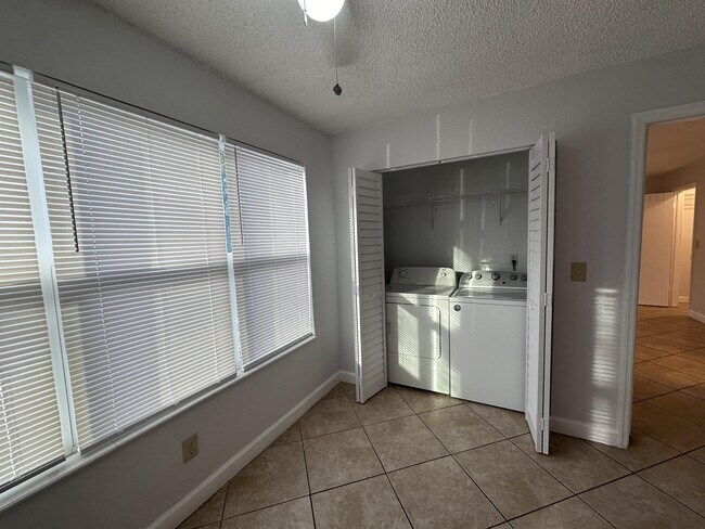 Building Photo - 4606 Commander Dr