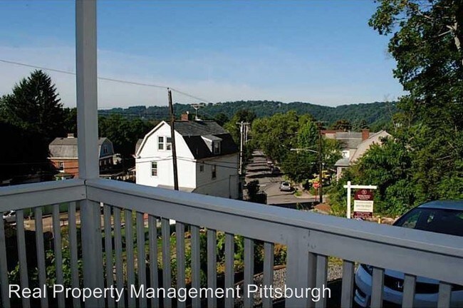 Building Photo - 807 Gray Ln