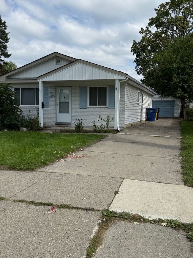 Building Photo - 27840 Groveland St