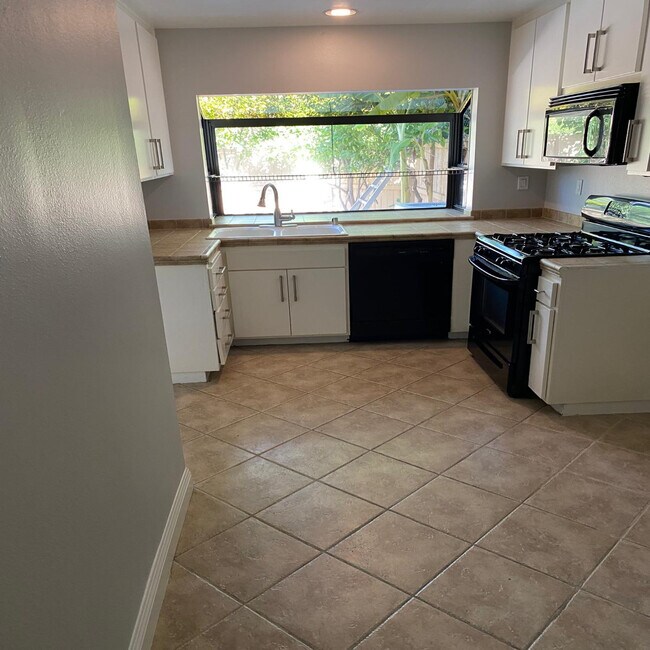 Foto del edificio - 12 Windy Hill Ln
