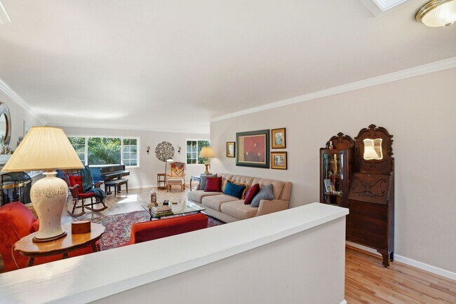 Foto del edificio - Lovely Monterey Single Family Home in the Mar Vista Neighborhood! (UNFURNISHED)