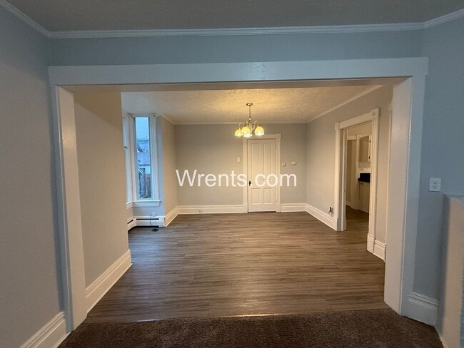 Building Photo - Half Off First Month's Rent Move in Special!! Perry District - 3 Bed/1 Bath Home