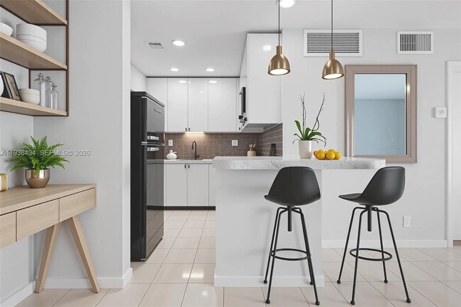 Building Photo - 3040 NE 16th Ave