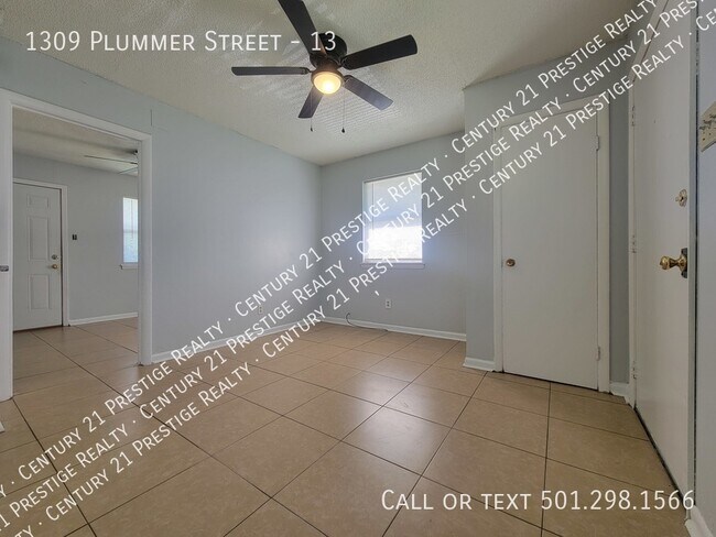 Foto del edificio - 1309 Plummer St
