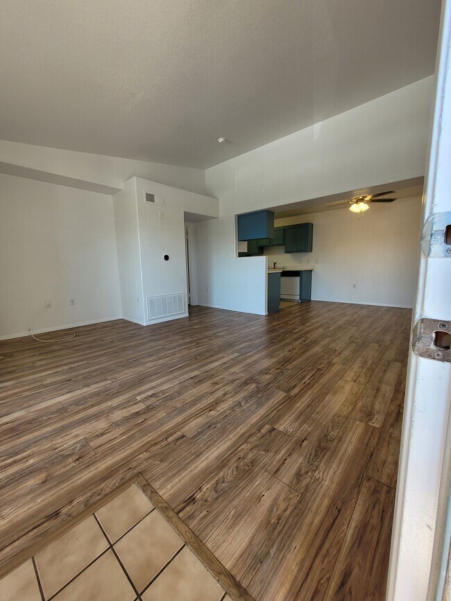 Foto del edificio - 3318 N Decatur Blvd
