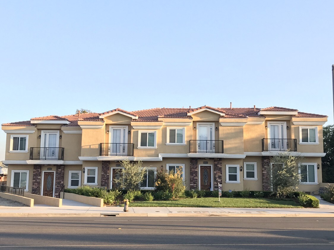 Primary Photo - 708 W Duarte Rd