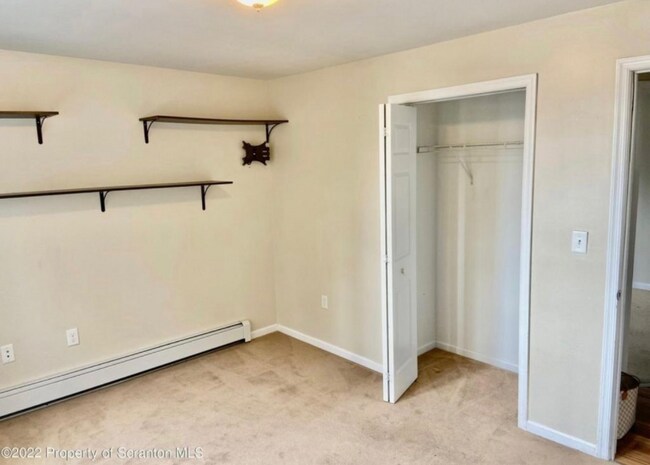 Building Photo - 537 Hickory St