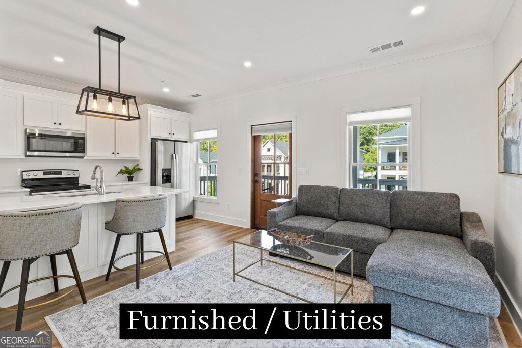 Foto principal - 3052 State St