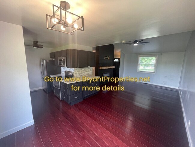 Building Photo - White House - 3 Bedroom 1-Bath
