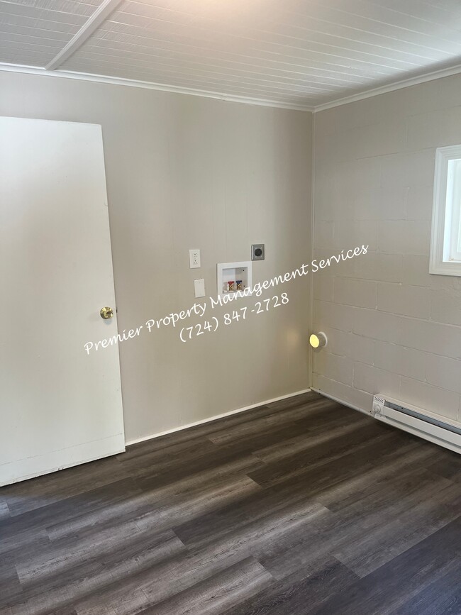 Building Photo - 2727 9th Ave