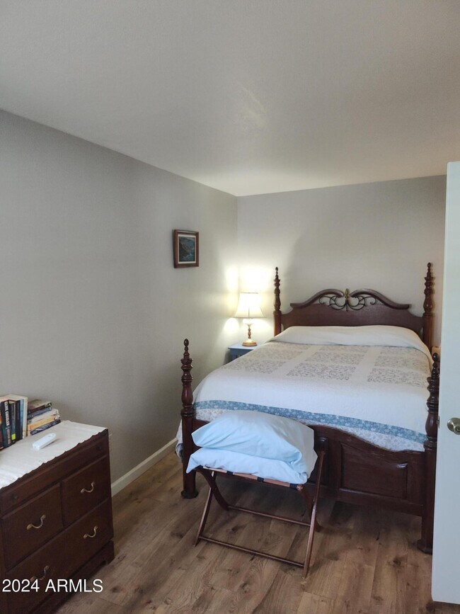Foto del edificio - 4930 Old Spruce Dr