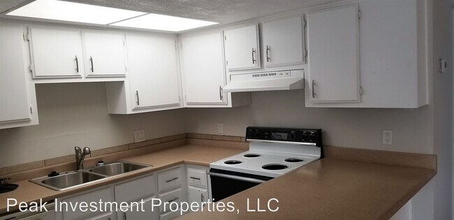 Foto del edificio - 3205 E Earll Dr