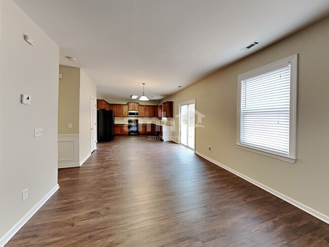 Foto del edificio - 680 Golden Meadow Dr