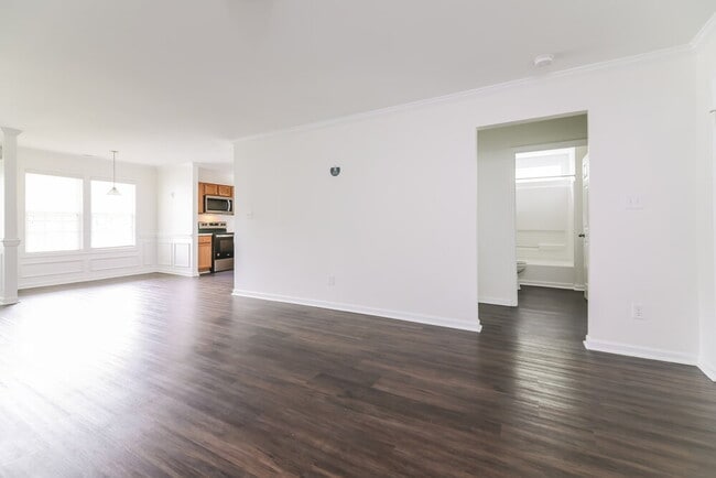 Building Photo - 3600 Saguaro Ct