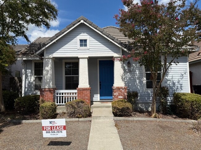 Photo - 1899 Dawnelle Way House