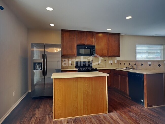 Building Photo - 19904 Robins Dr