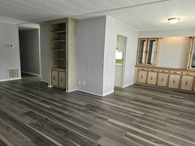 Foto del edificio - 311 49th Ave Terrace W