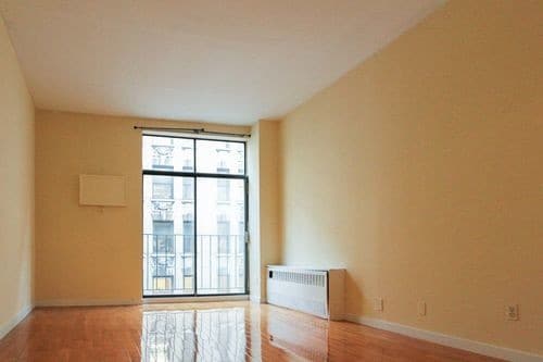 Building Photo - 9 E 32nd St