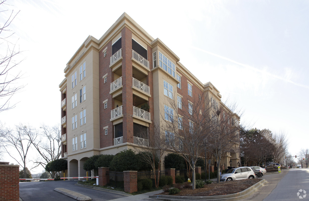 400 N Main St, Greenville, SC 29601 Apartments - Greenville, SC