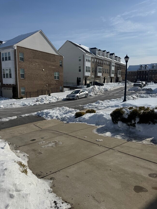 Foto del edificio - 9102 Village Springs Dr